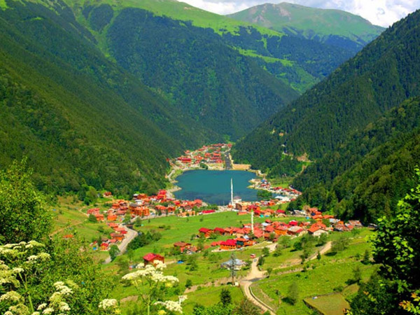 تور ترابزون، باتومی و اووزنگل